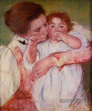  enfant - Petite Ann sucer son doigt embrassé par sa mère mères des enfants Mary Cassatt
